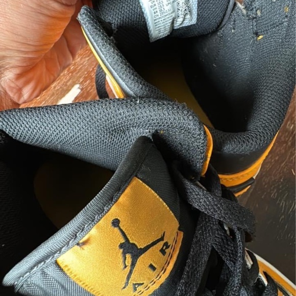 Nike Air Jordan 1 Mid "Reverse Yellow Toe" Taxi size 5 - Picture 7 of 7